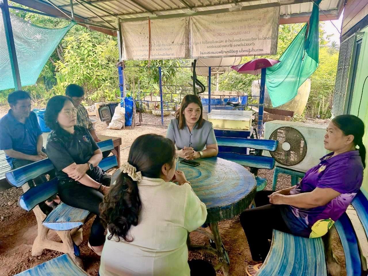 พช.พิษณุโลก ลงพื้นที่ติดตามการดำเนินโครงการแก้ไขปัญหาความยากจน (กข.คจ.)