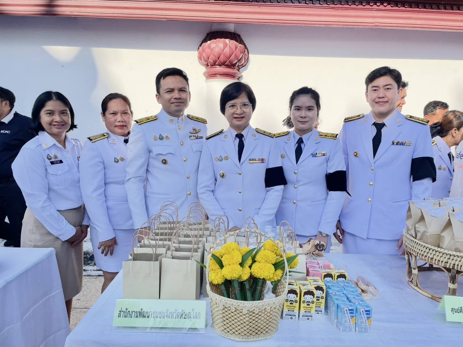 พช.พิษณุโลก ร่วมพิธีบำเพ็ญกุศลอุทิศถวายและถวายดอกไม้จันทน์ น้อมรำลึกในพระมหากรุณาธิคุณ สมเด็จพระบรมราชชนนีพันปีหลวง