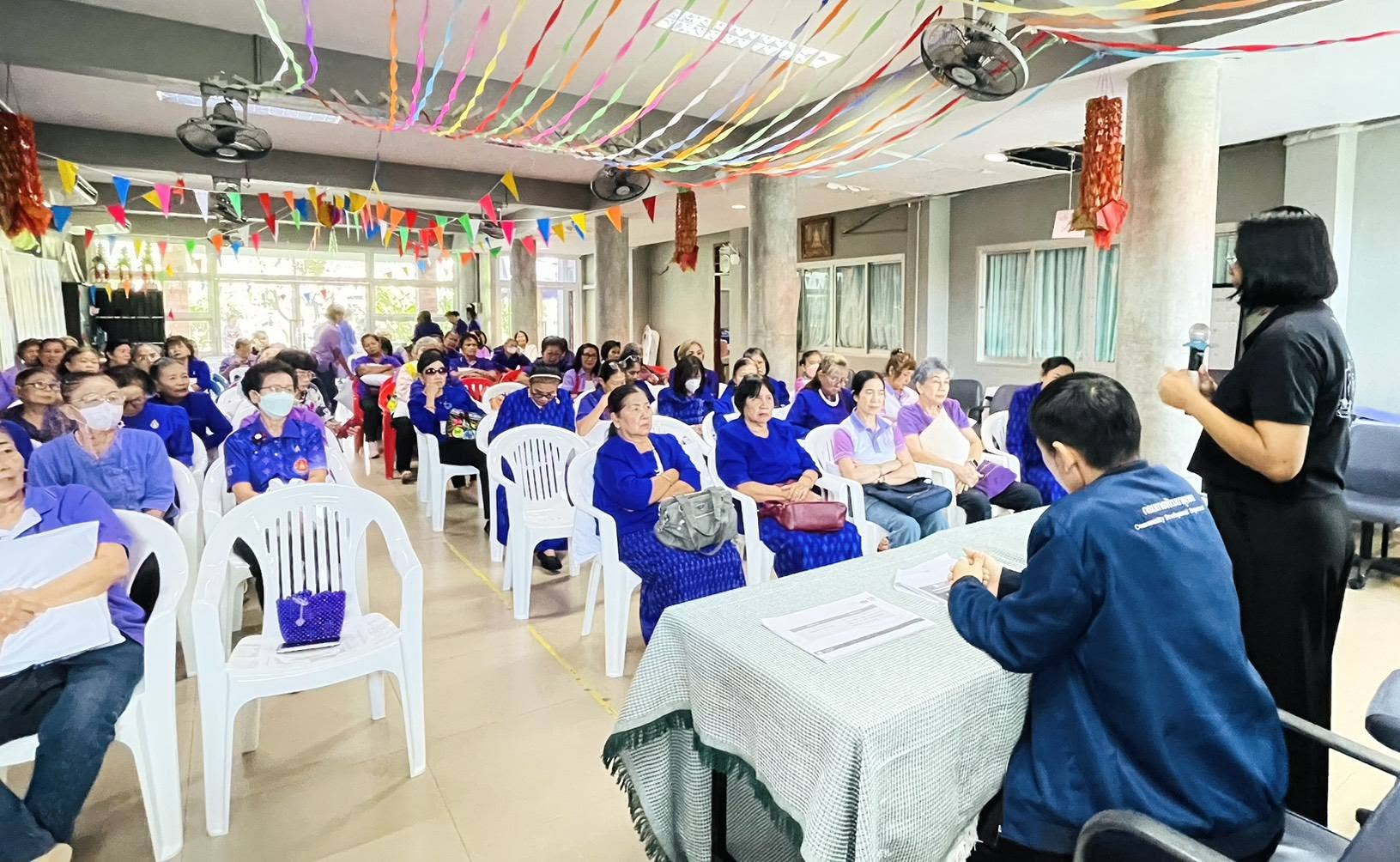 พช.พิษณุโลก ร่วมเป็นวิทยากรบรรยายให้ความรู้ เรื่อง "การดำเนินงานกองทุนพัฒนาบทบาทสตรี" ในการประชุม สมาชิกสมาคมสตรีพิษณุโลก